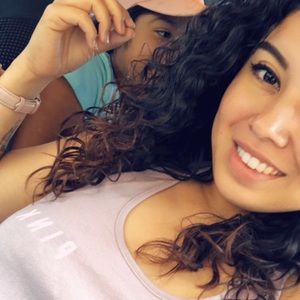 Meet your Posher, Azalia